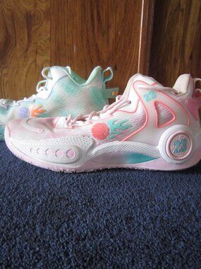 Bi-Color Walking Tennis Shoes Size 40
